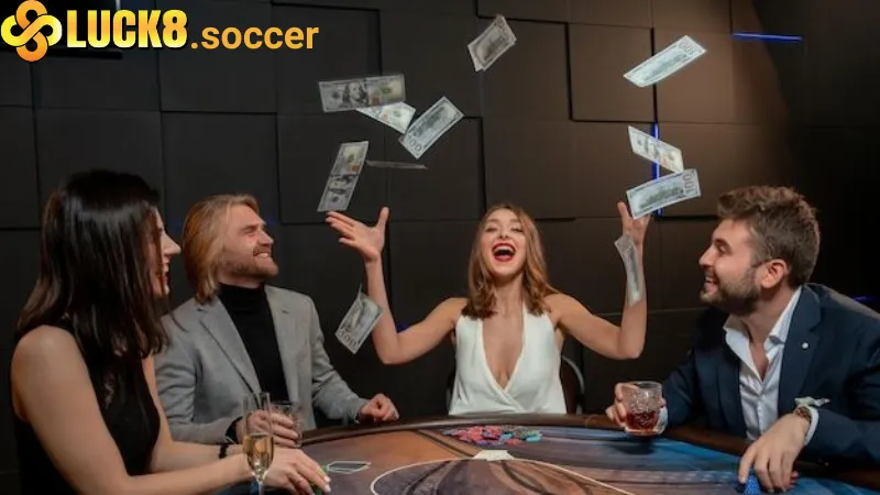 live casino luck8